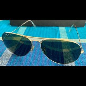 Ray-Ban Aviators (Green classic lenses-Gold frame)